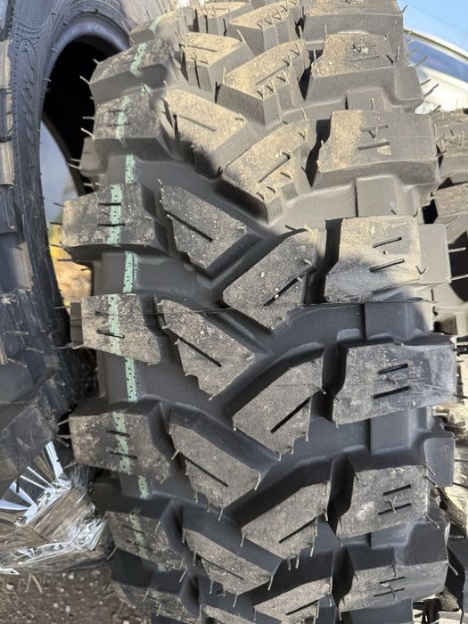 шини грязьові 245/70-16 польща нові