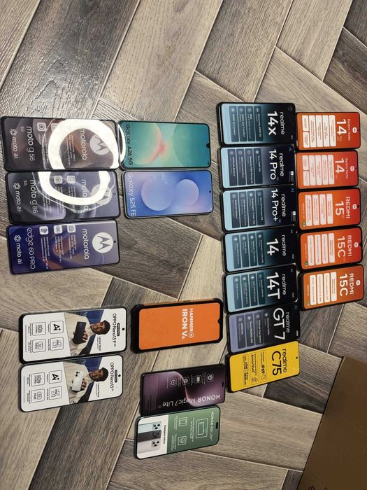 Zestaw 22 atrap telefonu