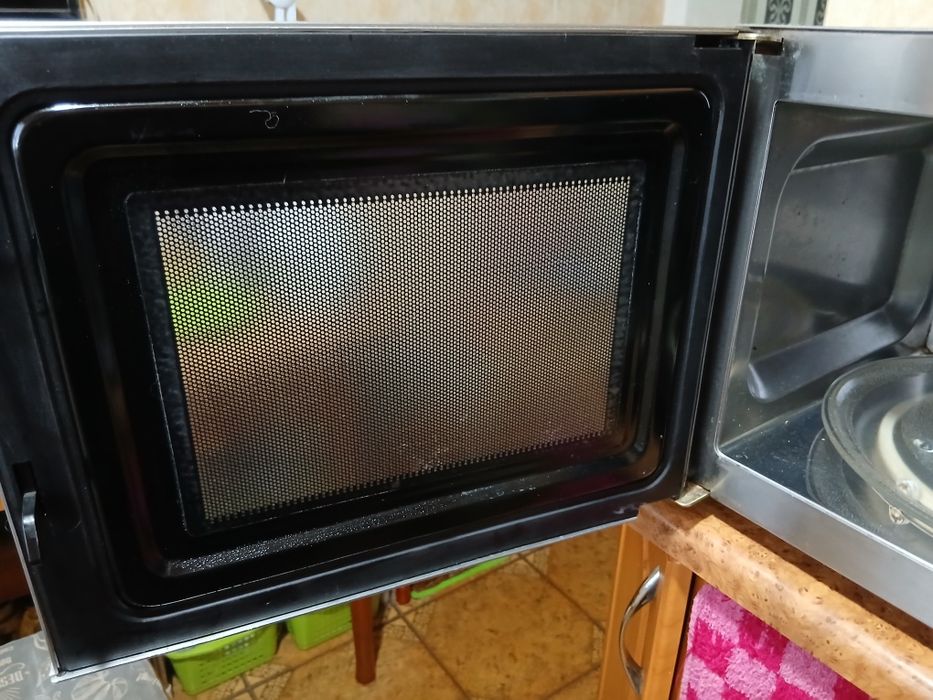 Микроволновка Bush,Рабочая