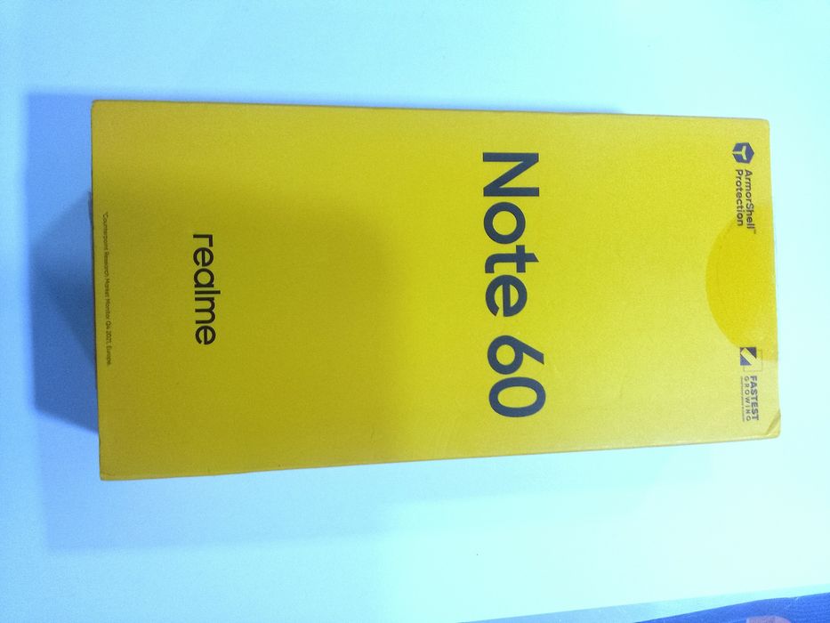 Realme Note 60 .