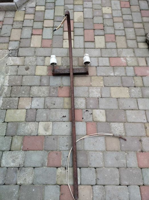 Гусак металлический с изоляторами