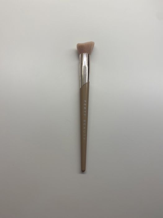 Pędzel do makijażu Fenty Beauty 120 highlight