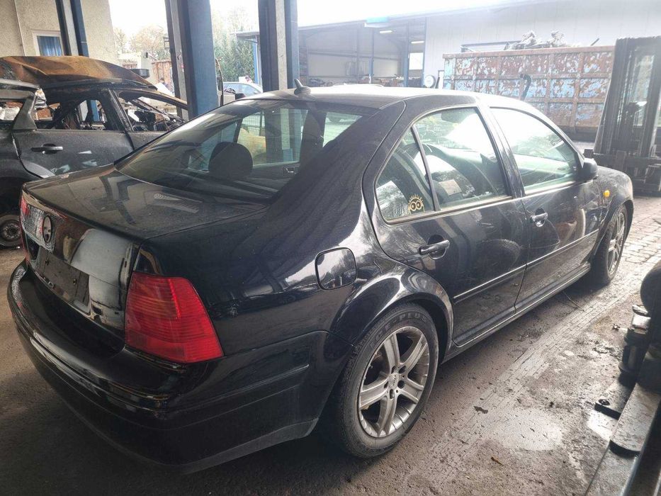 Розборка/Продаж запчастин Volkswagen Golf 4