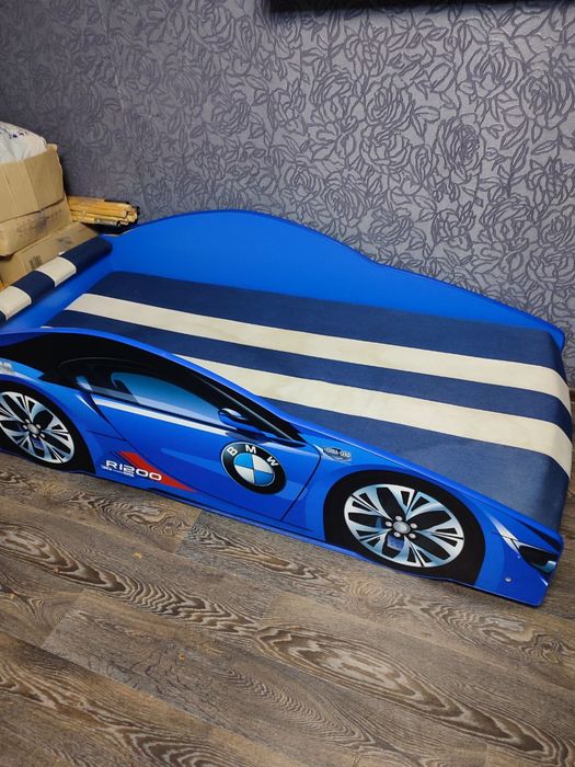 Продам детскую кровать BMW
