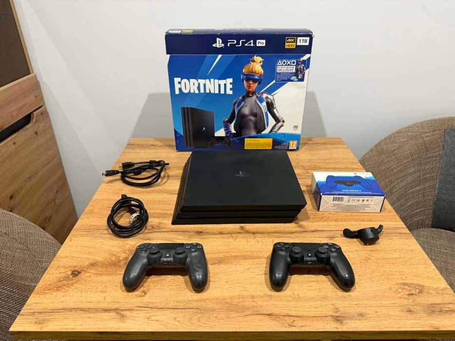 Okazja! Konsola PS4 Pro + 2 pady! Playstation 4 Pro! Gwarancja!
