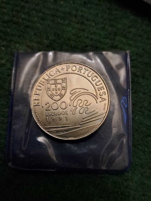 Moeda Comemorativa 200 escudos Colombo E Portugal