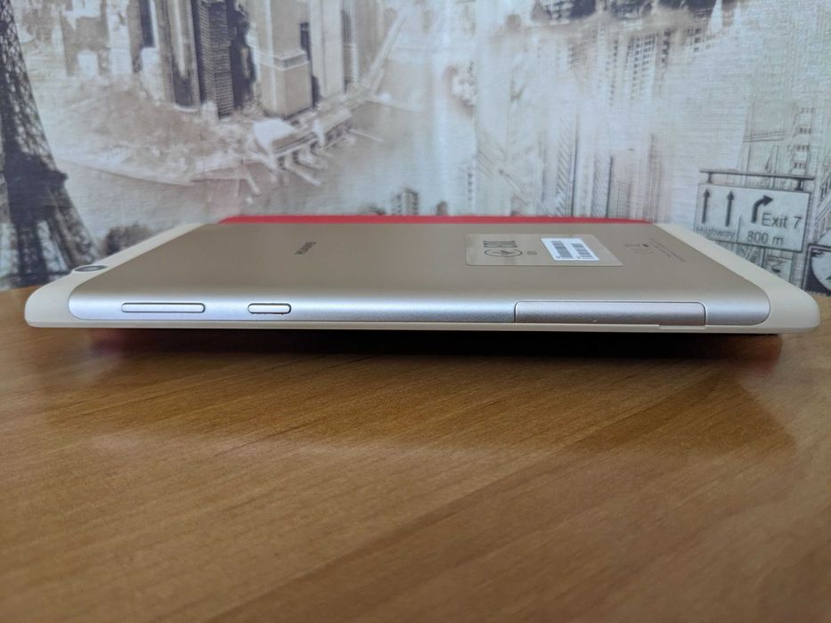 Планшет Huawei MediaPad T3 7 (BG2-U01) + чехол