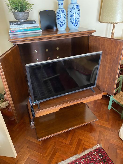 Móvel TV em Carvalho