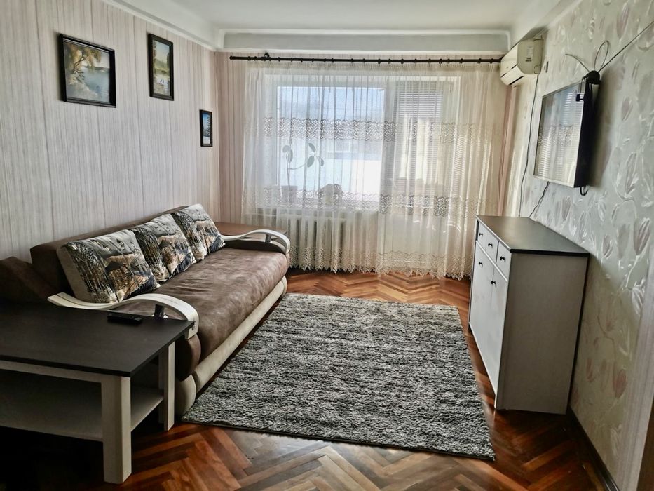 Продаж 3-к кв вул Шкільна