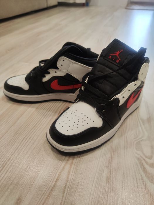 Кросівки Jordan Black Red White 36р.