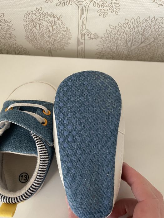 Весняні кеди для перших кроків