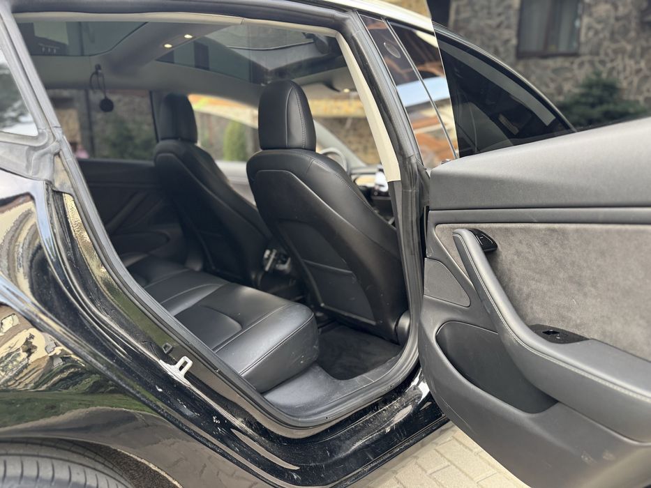 Tesla Model 3 (тесла модел 3)
