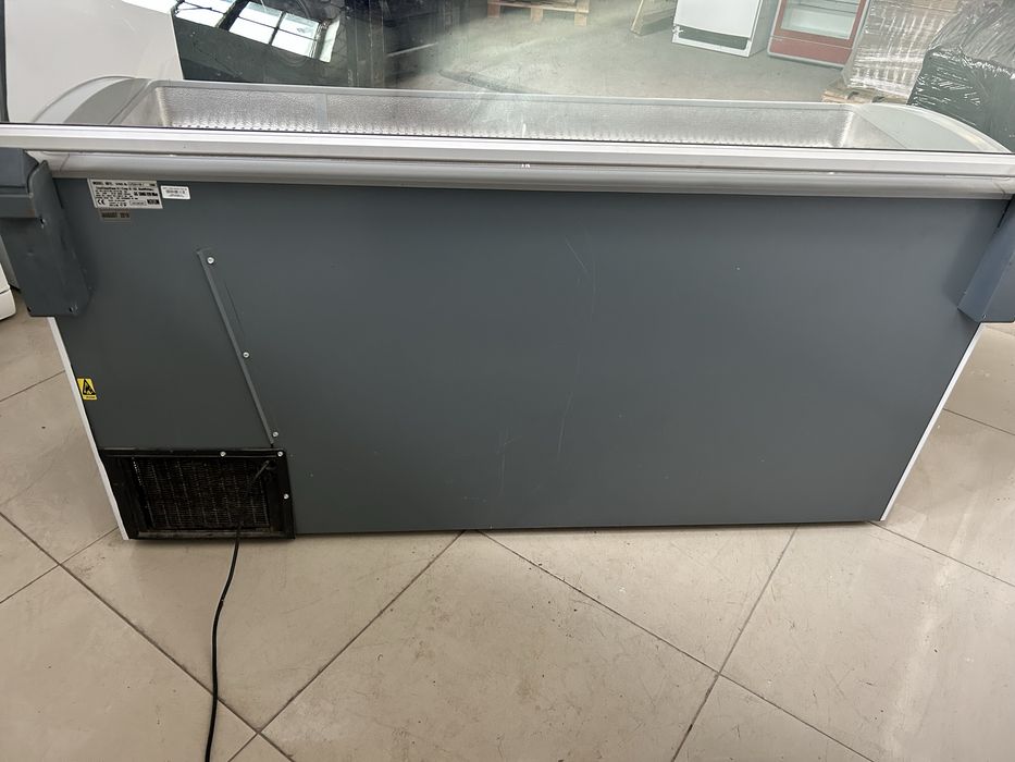 Zamrażarka  witrynowa skrzyniow na lody i mrożonki Novum 600 l