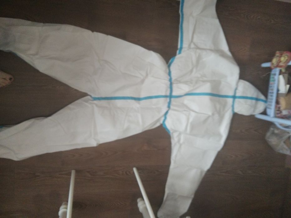 Продам медицинские защитные комбинезоны