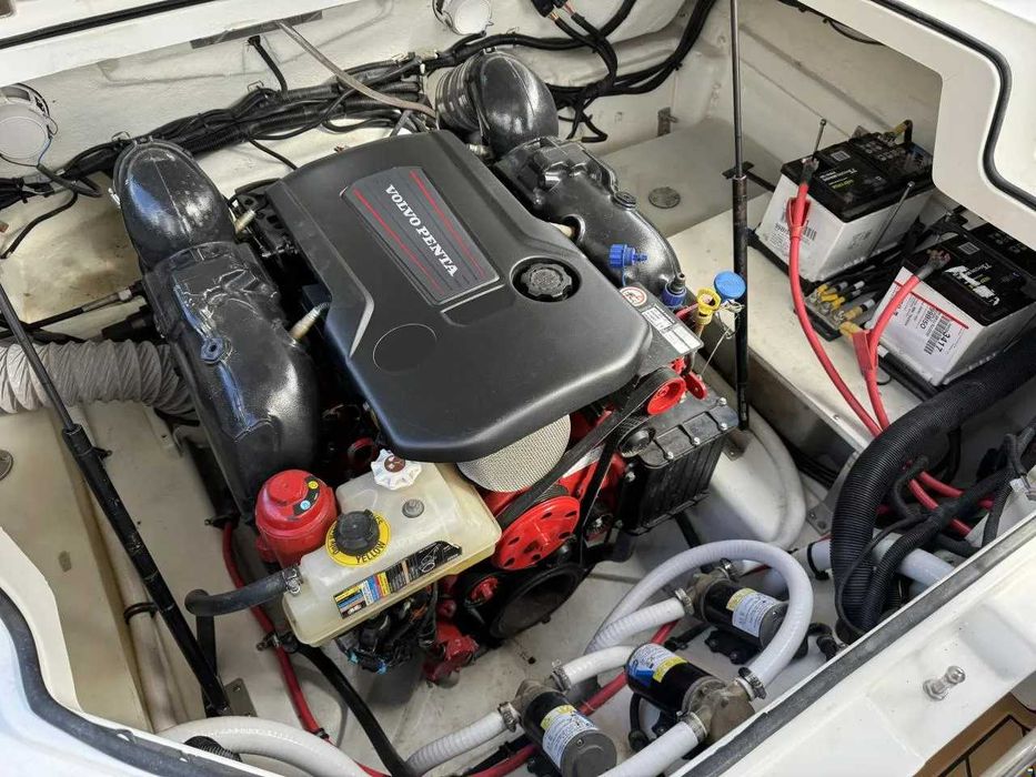 Motorówka Cobalt R4 Surf