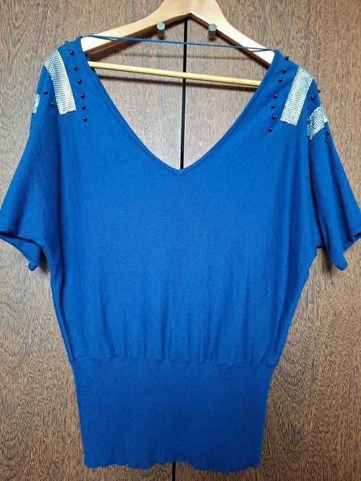 Camisola de malha azul com aplicações metálicas da Morgan