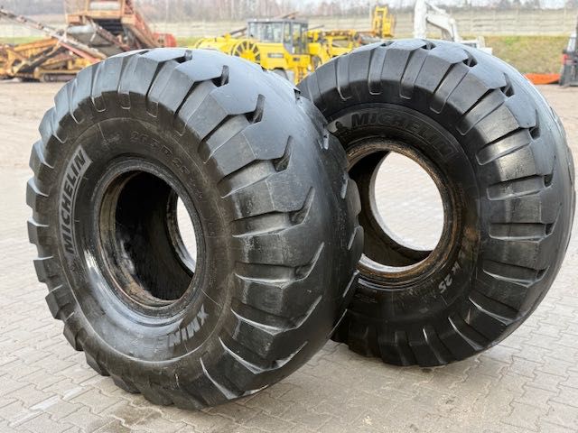VOLVO OPONA DO ładowarki michelin 26.5-25 komplet 2 szt