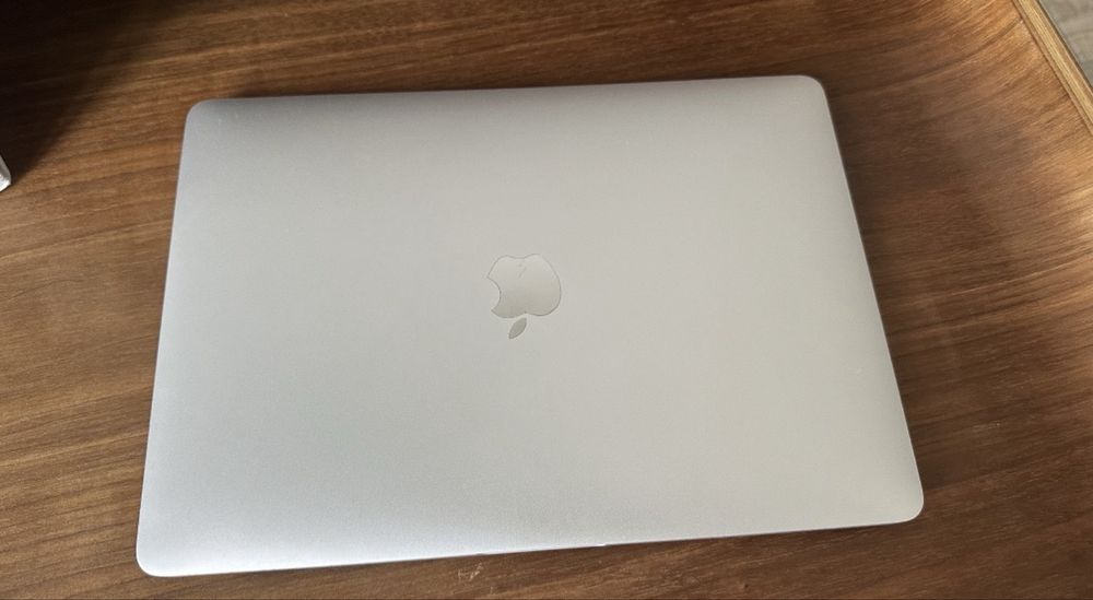 MacBook Pro M1 de 13 polegadas com Touchbar de 2020