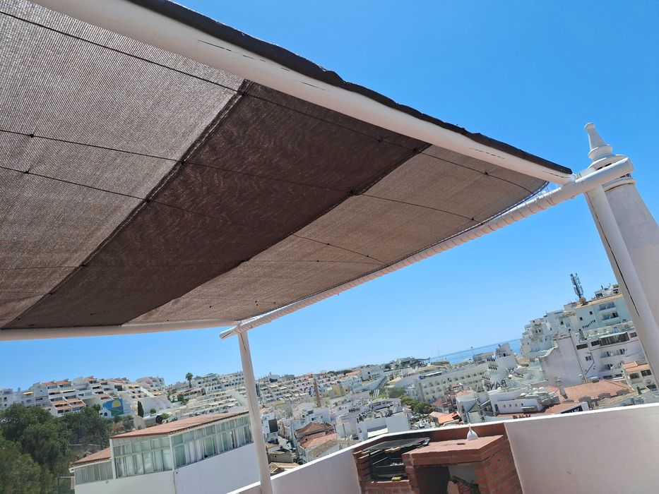 Faço  pequenos trabalhos  de  pintura, pedreiro,    carpinteiro,  ect