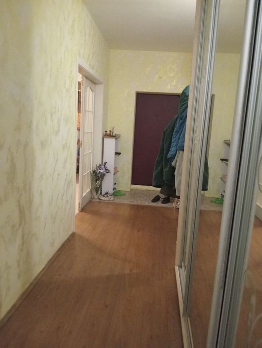 Продається 2-х, кімнатна квартира, вул. Грушевського 17в