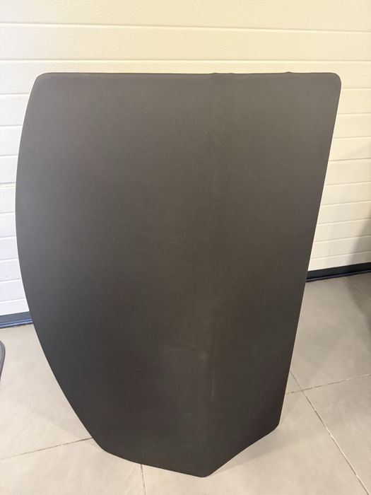 Tampa retrátil de porta malas Tesla