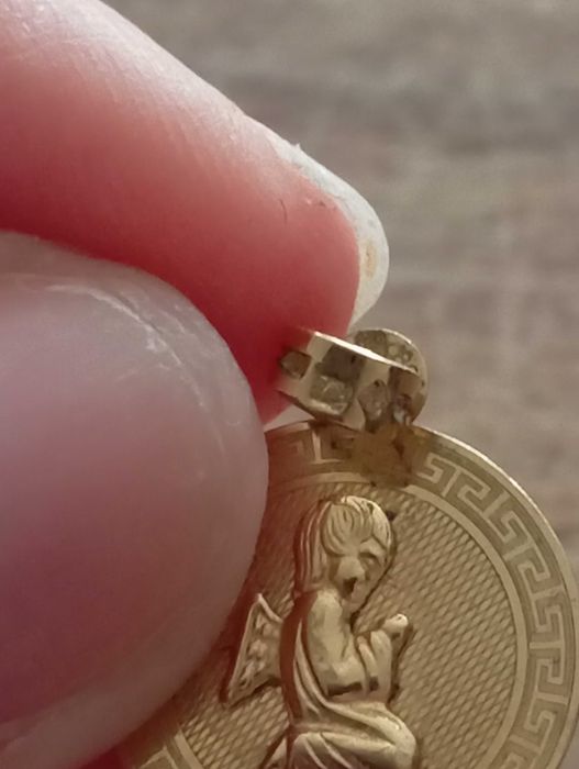 Pendente em ouro devidamente contrastado
