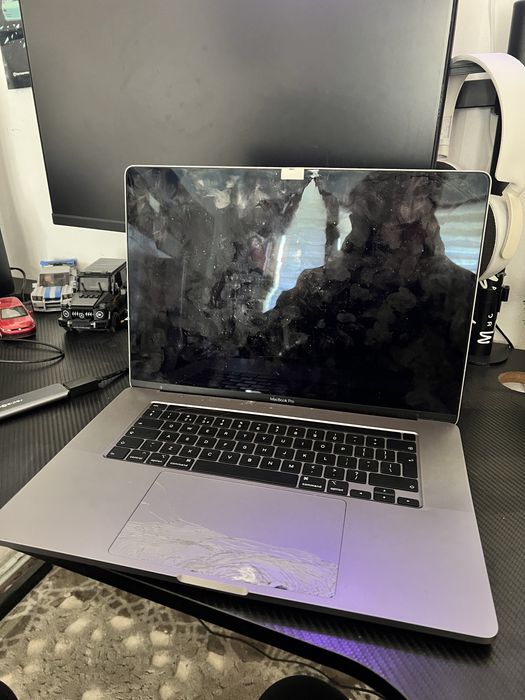 Macbook pro uszkodzonu