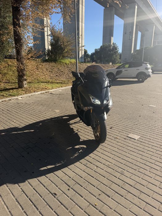 Yamaha T-Max 530 Iron Max