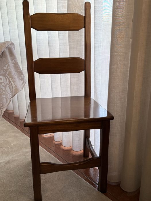 Conjunto de 8 cadeiras de madeira maciça para mesa de jantar
