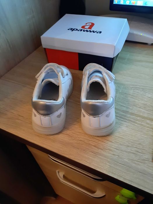 Buty Apawwa świecące rozmiar 25 (A-02)