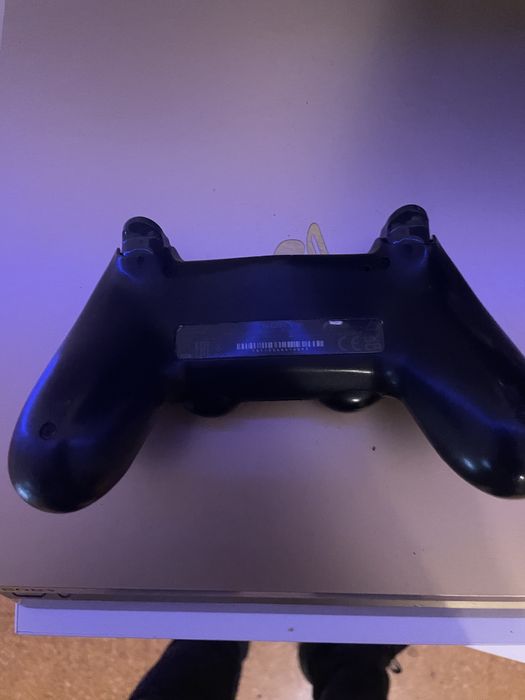 Ps4 ediçao elimitada dourada