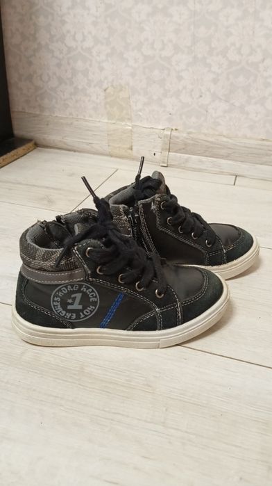 Кросівки, хайтопи (ботінки), сапожки 25-26 розмір