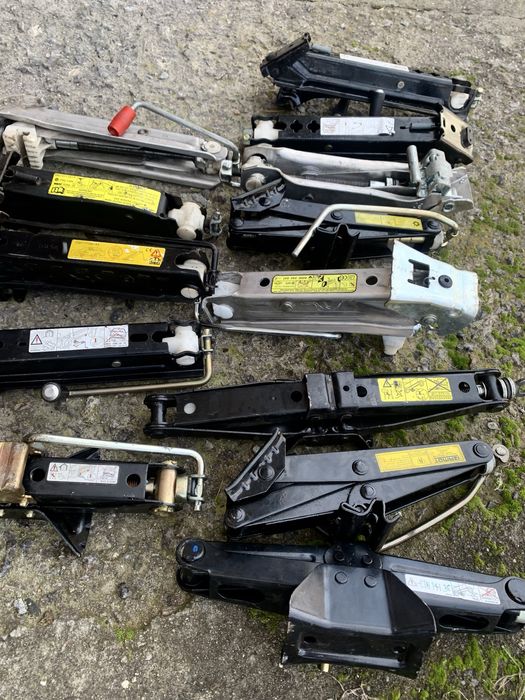 Домкрати автомобільні