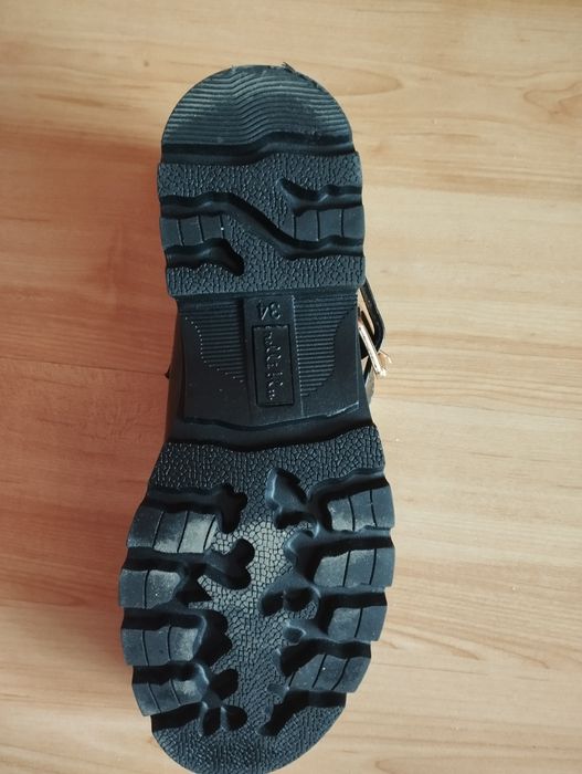 Buty na koturnie