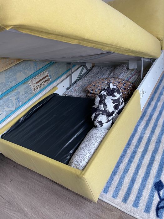 Chaiselong sofa com arrumação