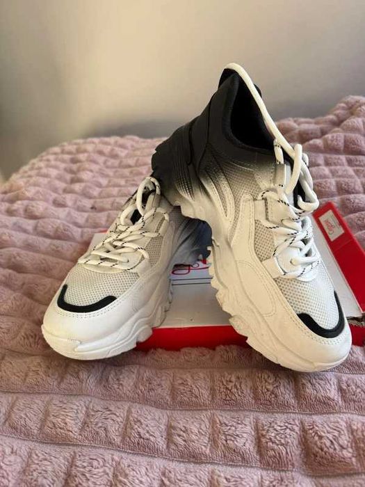 Adidasy damskie biało-czarne 38 Buty sportowe