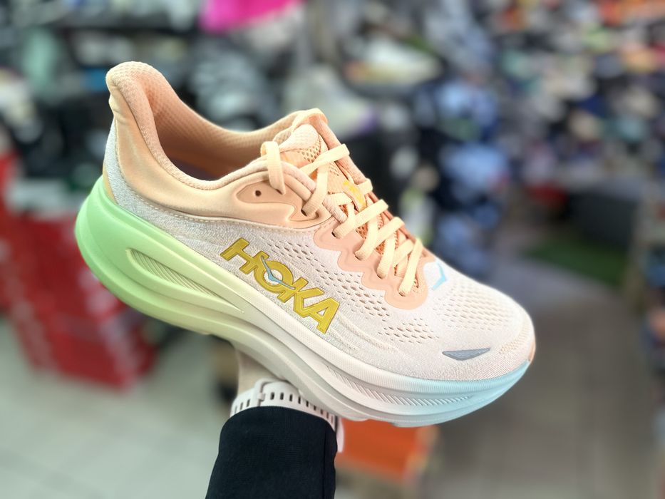 Кросівки Hoka Bondi 9 frost pale tangerine ( РОЗМІР 39 1/3, 40 2/3, 42