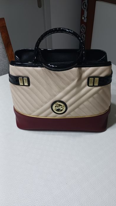 vendo mala cavalinho  nova usei só num casamento