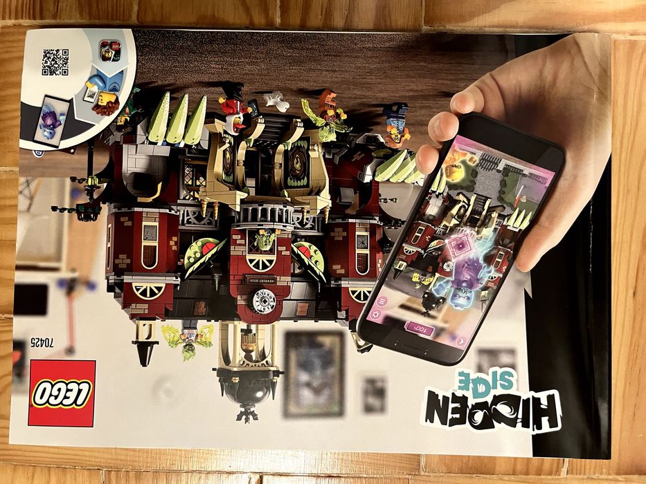 LEGO 70425 - Newbury Haunted High School