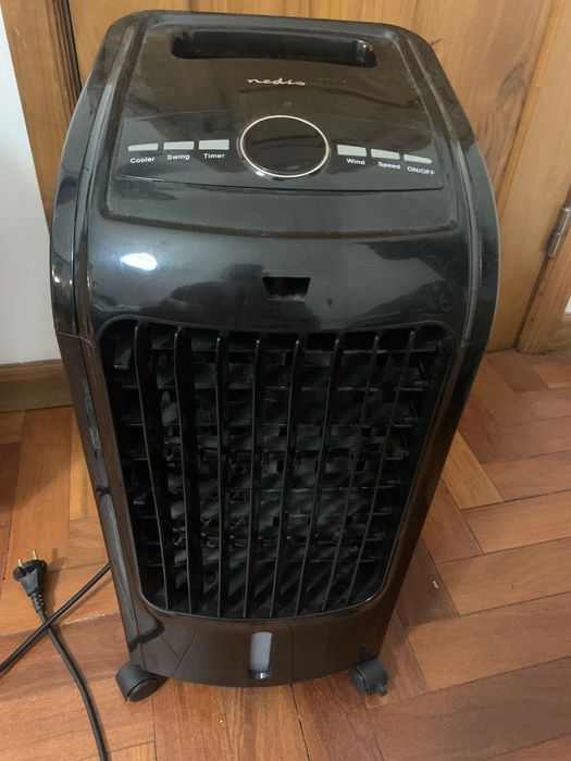 Climatizador de Ar Portátil, marca Nedis, preto, Modelo COOL115CBK.