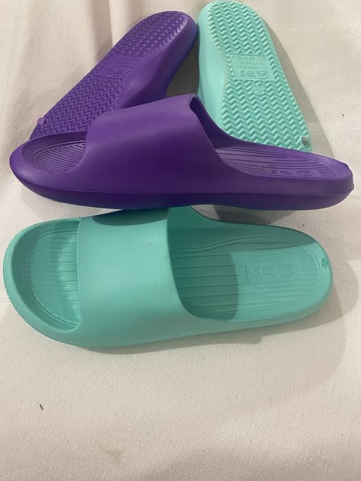 Шлепанцы женские летние цветные.