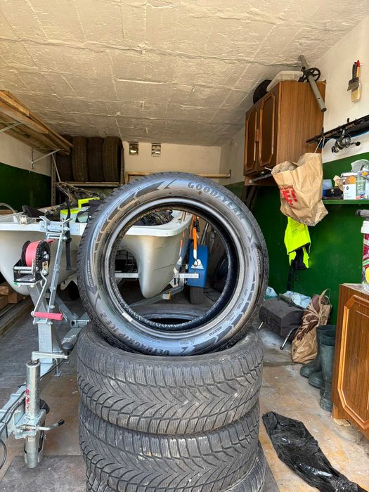 4x opony zimowe Goodyear 215/55 R17 98T – komplet – dobry stan