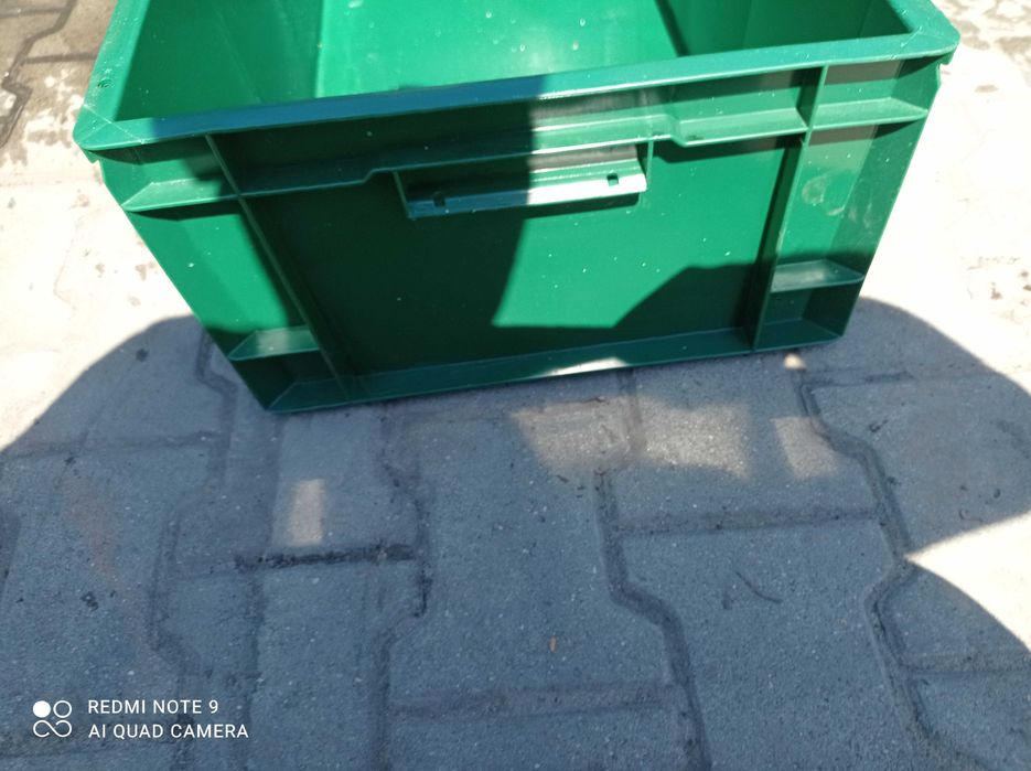 Skrzynka pełna do spożywki szparagów Bekuplast