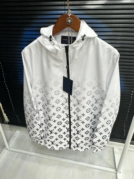 Вітровки LV,Stone Island моделі