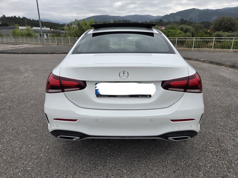 Mercedes-Benz A 180d Limousine AMG Teto Panorâmico