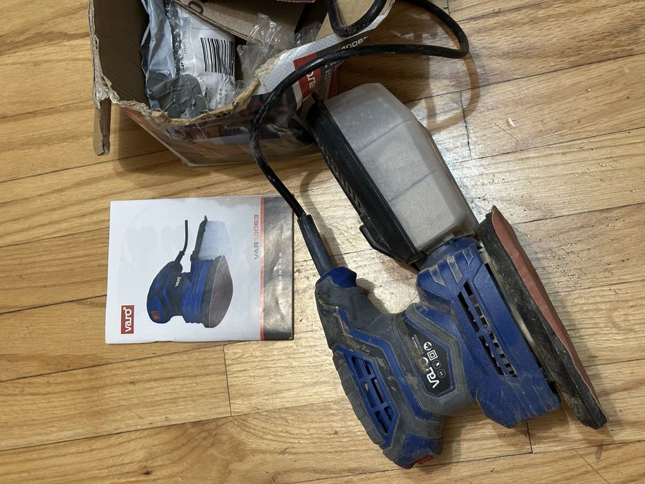 Вібраційна шліфувальна машинка Varo VAR10063