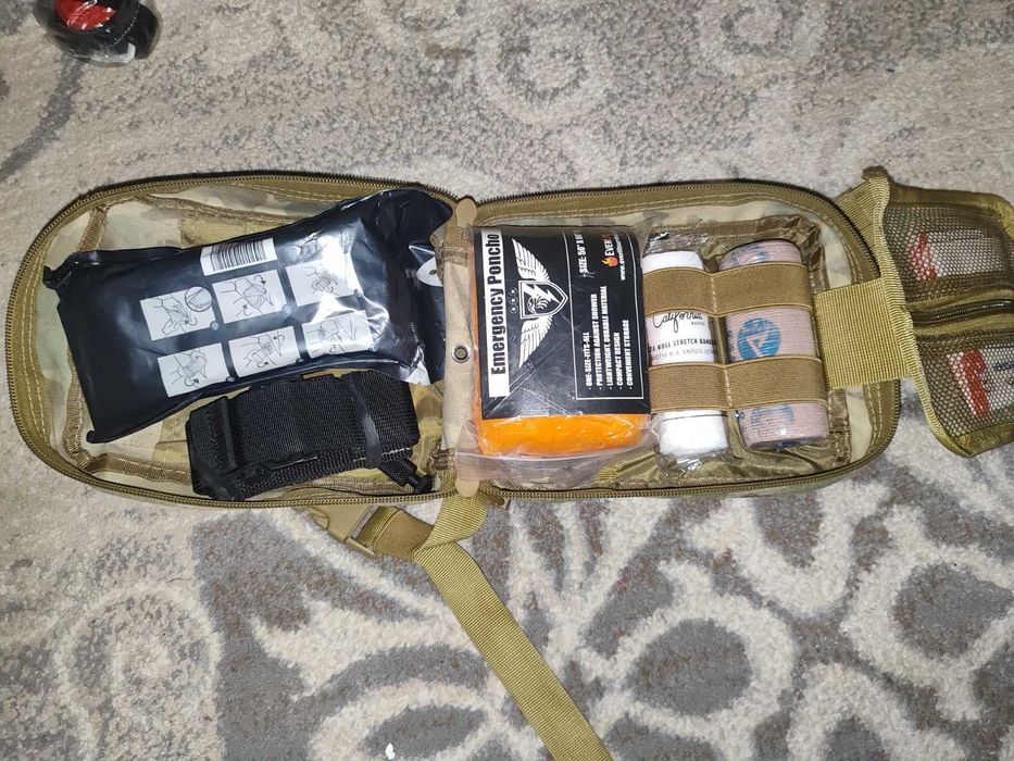 Продам аптечку військову