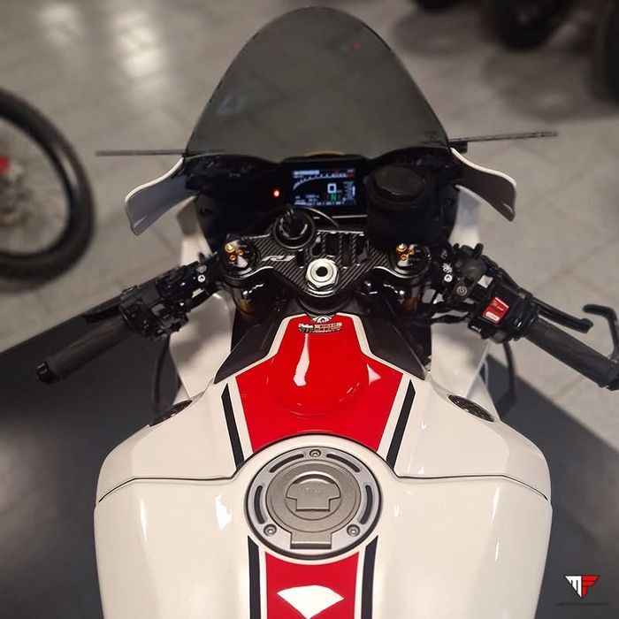 Vendo Yamaha R1 60th World GP Anniversary