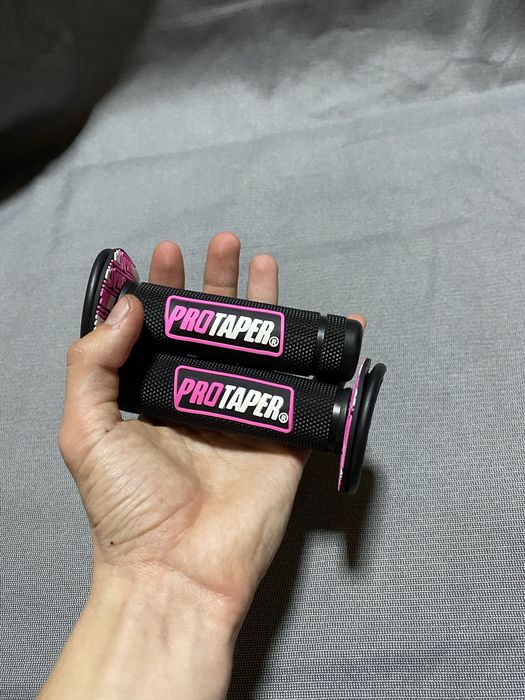 Гріпси на мотоцикл