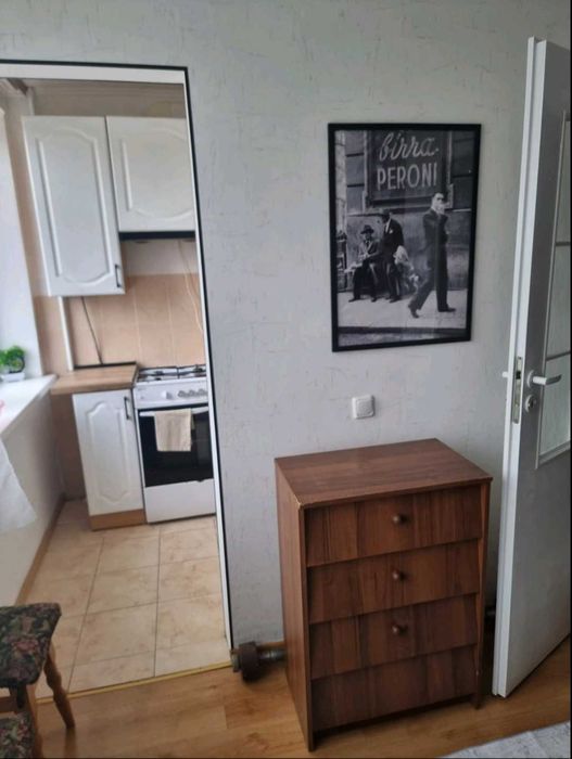 Продаю компактну сучасну квартиру біля метро! Ідеально в оренду!